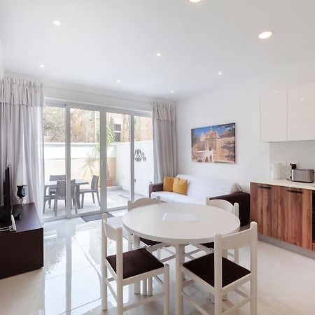 Comfy Apt With Terrace, 5 Mins To Sliema Ferries By 360 Estates Gzira Экстерьер фото